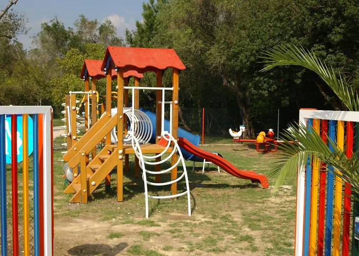 مكان تخييم Happy Camp Mobile Homes In Karda