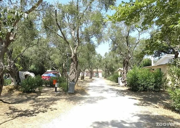 مكان تخييم Happy Camp Mobile Homes In Karda ذيسْخا